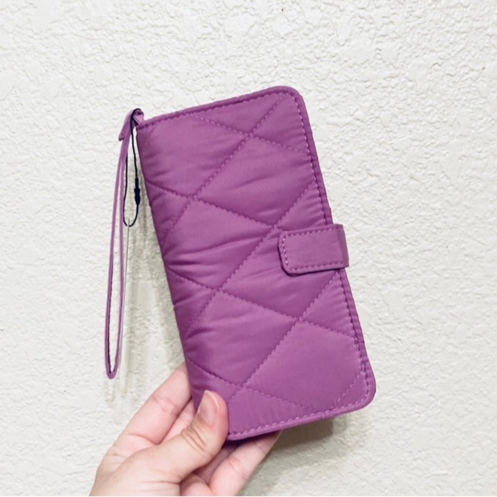 Vera Bradley Iris Orchid Quilted Puffer Phone Writlet Purple/ Pink NWT